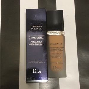 BNIB Dior DiorSkin Forever foundation Shade 041.